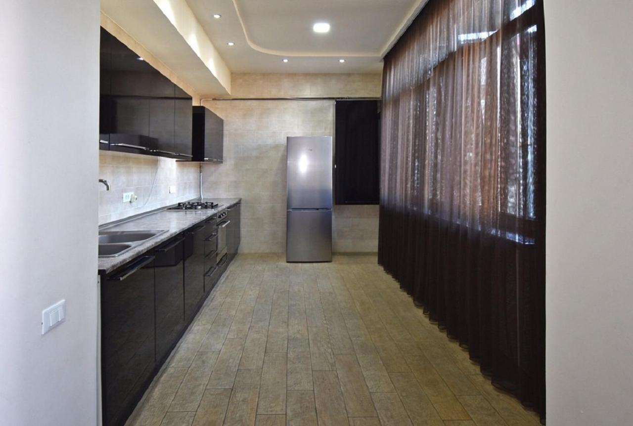 Tumanyan Street 3 Bedroom Deluxe Apartment With Large Balcony Tm662 Yerevan Luaran gambar