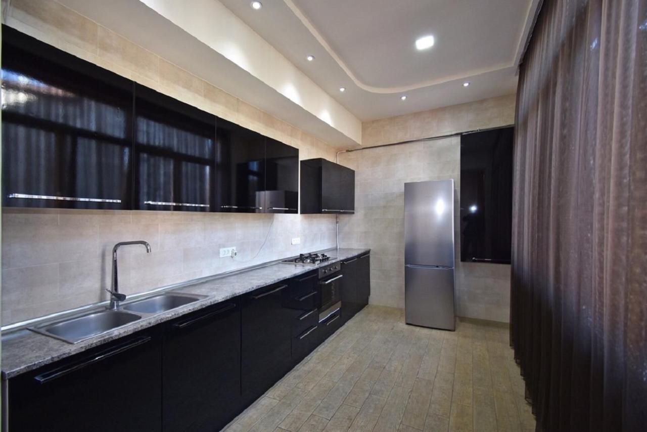 Tumanyan Street 3 Bedroom Deluxe Apartment With Large Balcony Tm662 Yerevan Luaran gambar