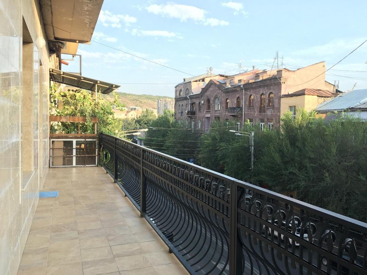 Tumanyan Street 3 Bedroom Deluxe Apartment With Large Balcony Tm662 Yerevan Luaran gambar