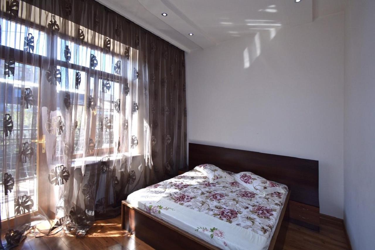 Tumanyan Street 3 Bedroom Deluxe Apartment With Large Balcony Tm662 Yerevan Luaran gambar