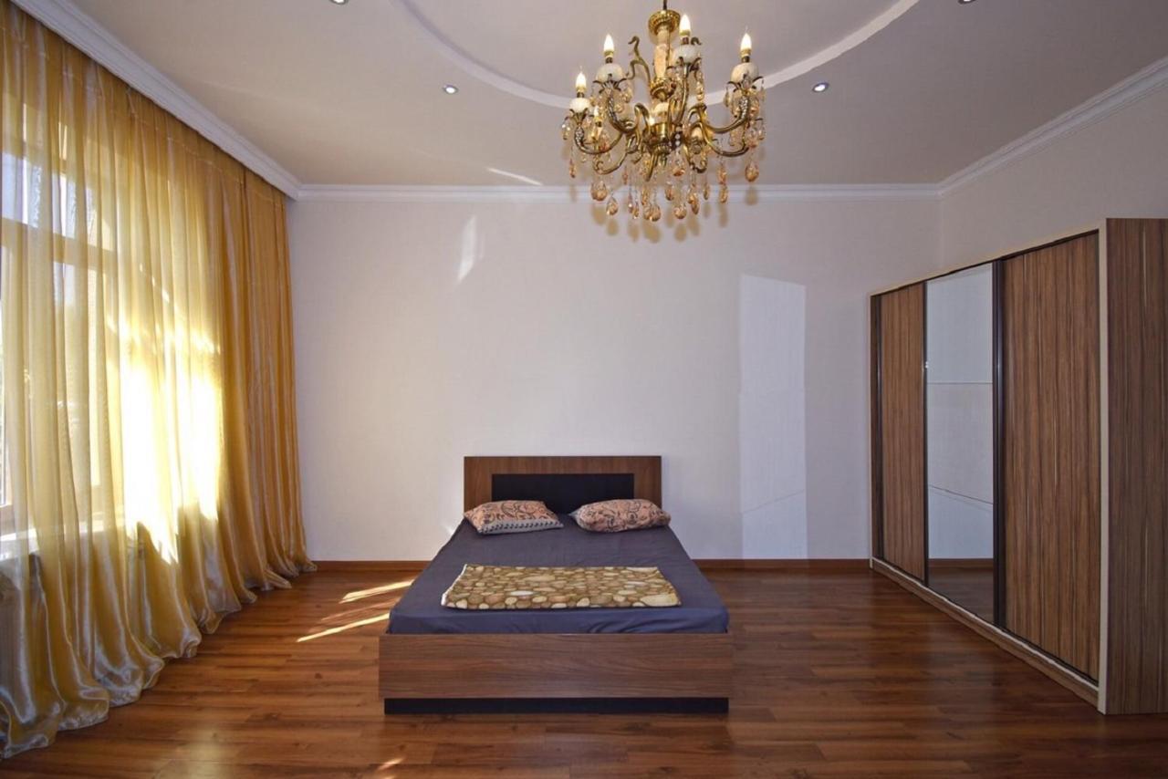 Tumanyan Street 3 Bedroom Deluxe Apartment With Large Balcony Tm662 Yerevan Luaran gambar